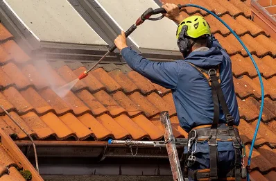 Démoussage et hydrofuge de toiture à Harfleur
